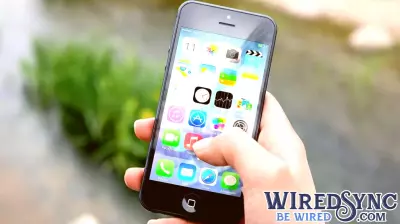 Student discusses how modern technology ruins sleep cycles