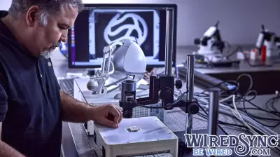 Tiny Magnetic Robots Could Revolutionize Future Cancer Therapies